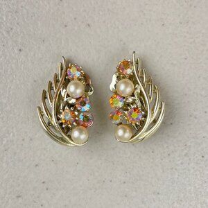 Vintage Earring Silver Faux Pearl pink crystal 1970s signed Lisner Fancy Holiday